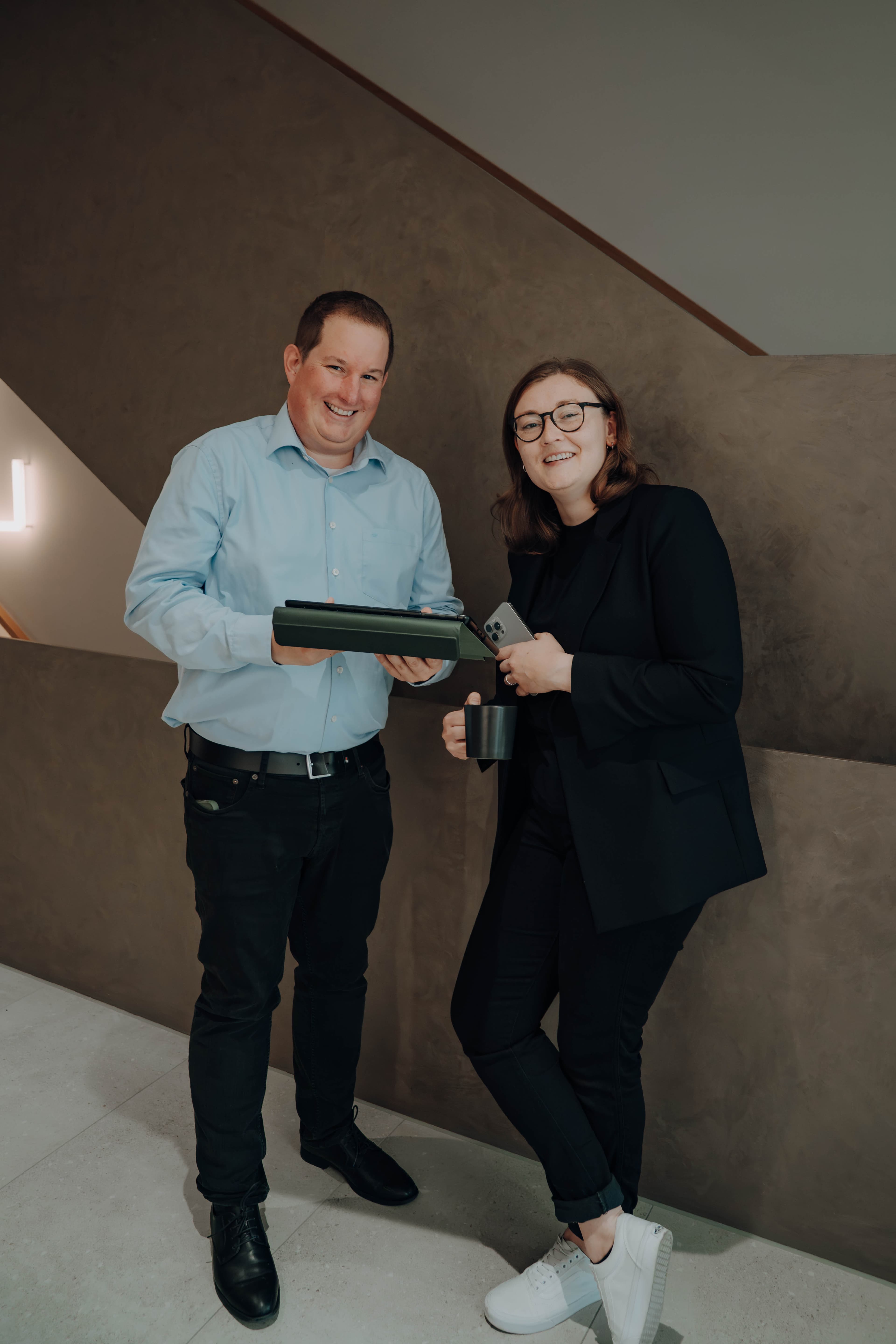 Michael Möller und Hanna im Foyer-Gespräch.