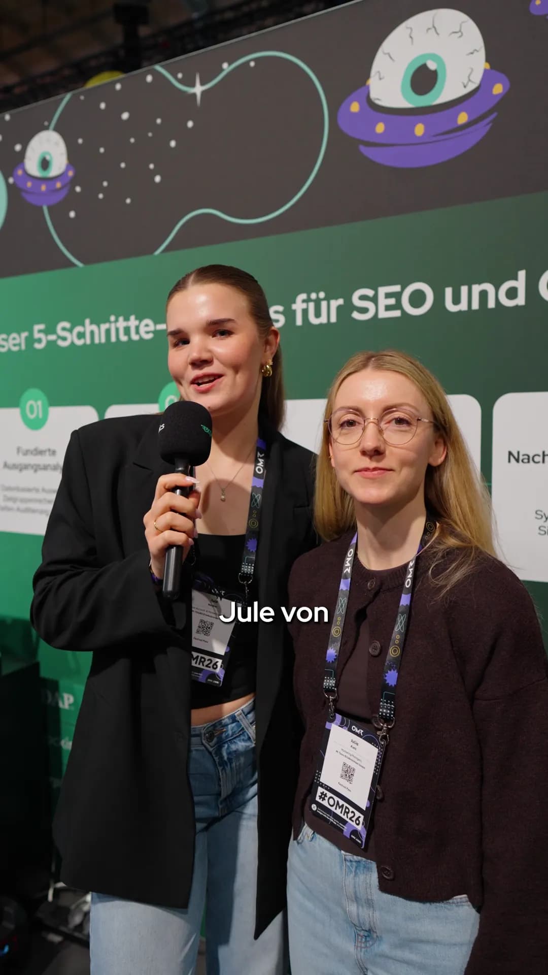 Julia Kiehl und Jule Nauber, Marketing-Managerinnen M-TOURS Erlebnisreisen, im O-Ton-Snippet von der OMR 2026