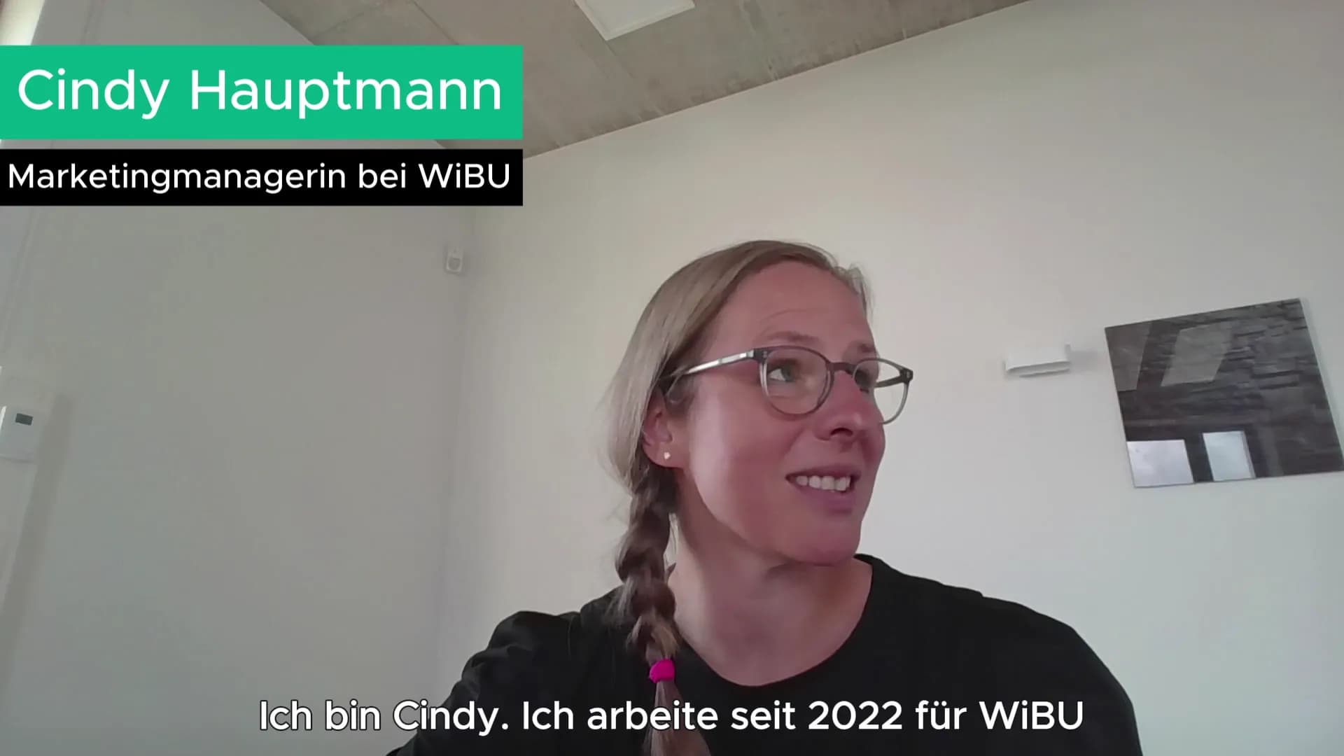 Cindy Hauptmann, Marketing-Managerin WIBU, im Video-Testimonial