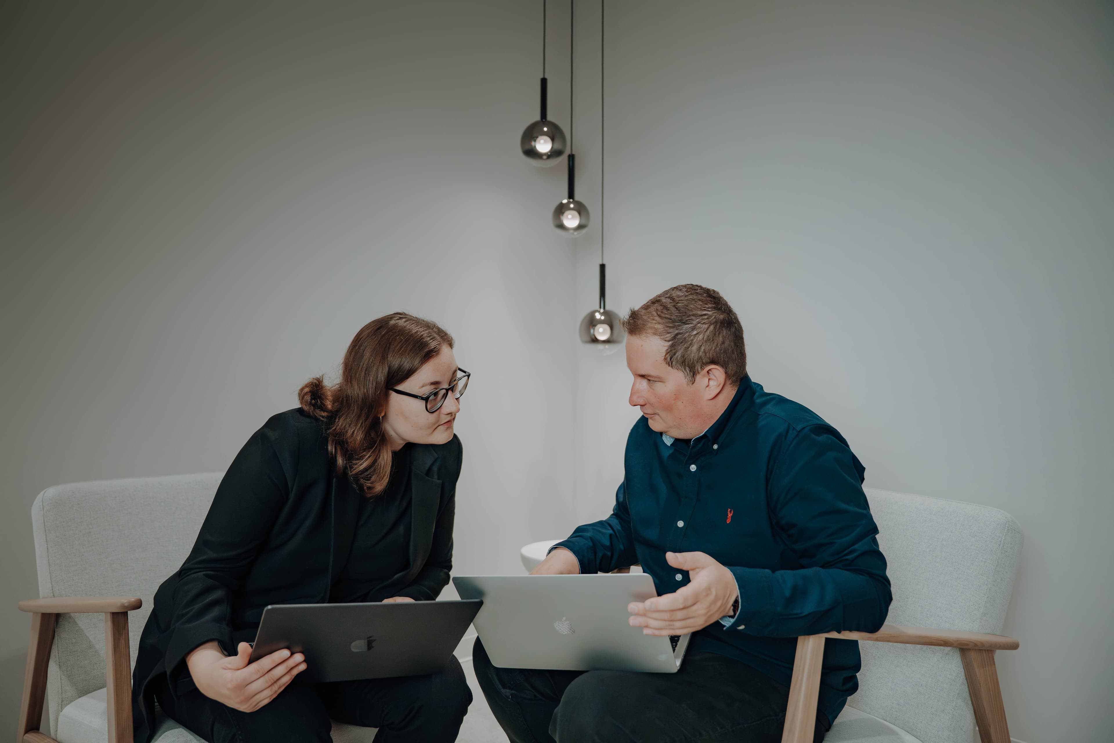 Hanna und Michael Möller in einer Einzelbesprechung zu kurzfristigen SEO-Erfolgspotenzialen.