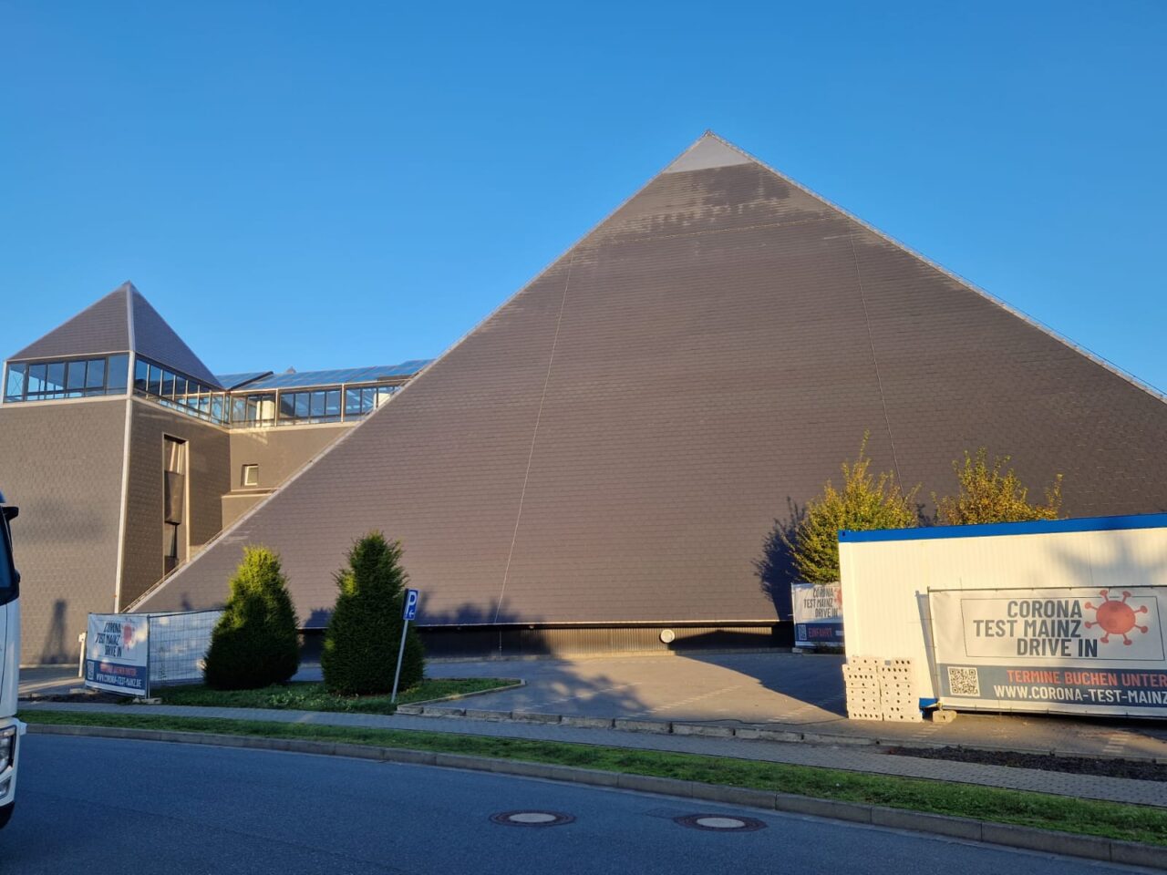 OMT 2022 Recap: Pyramide Mainz von außen